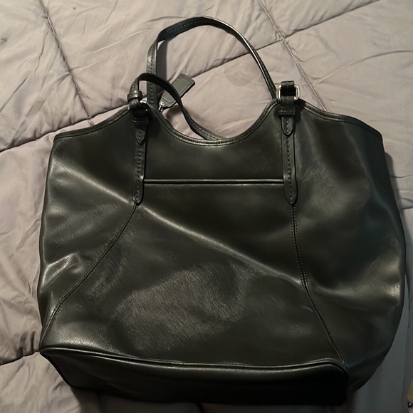 Coach - Picture 2 of 4